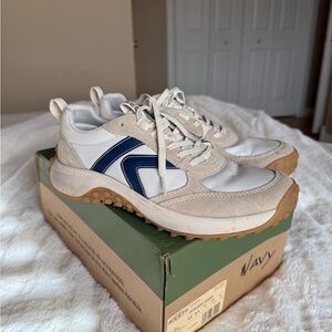 Keens sneaker size 8.5 excellent condition